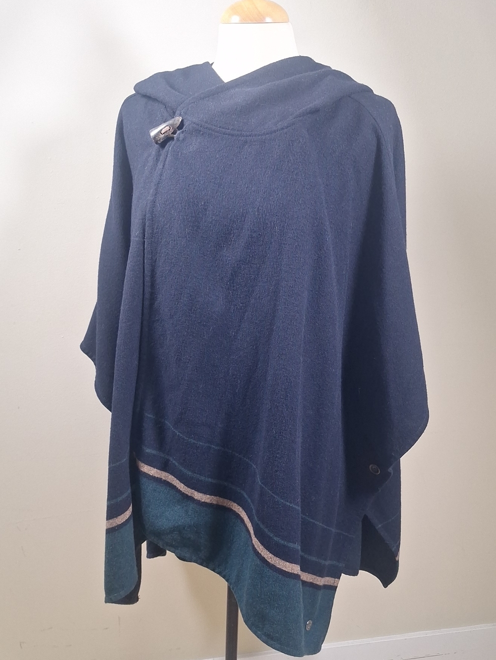 Aritzia TNA Wool Blend Hooded Blanket Poncho Size XS